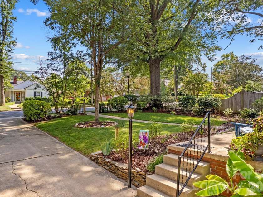 221 Woodrow Avenue, High Point, NC 27262.  MLS# CAR4417294, YatesRealty ID 46244. 