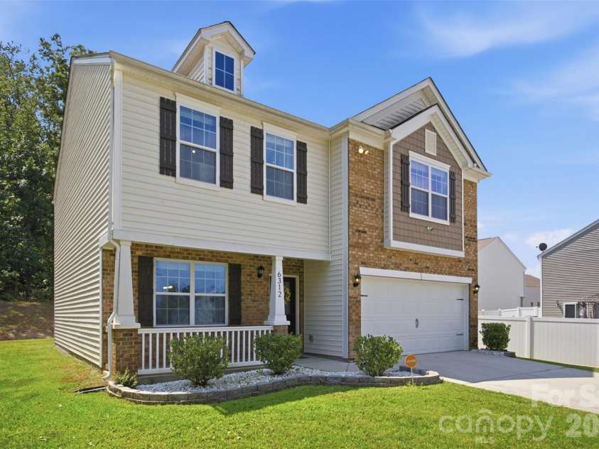 6312 Lantern Ridge Road, Charlotte, NC 28215.  MLS# CAR4417299, YatesRealty ID 46245. 