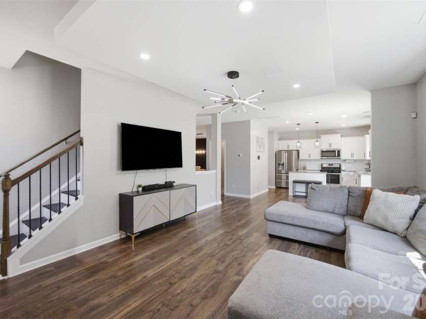 6312 Lantern Ridge Road, Charlotte, NC 28215.  MLS# CAR4417299, YatesRealty ID 46245. 