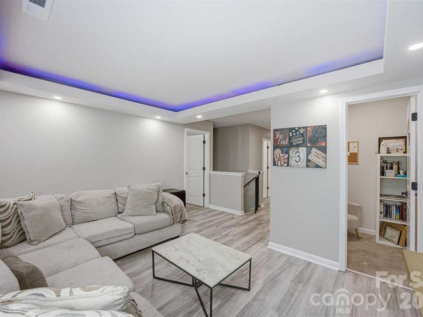 6312 Lantern Ridge Road, Charlotte, NC 28215.  MLS# CAR4417299, YatesRealty ID 46245. 