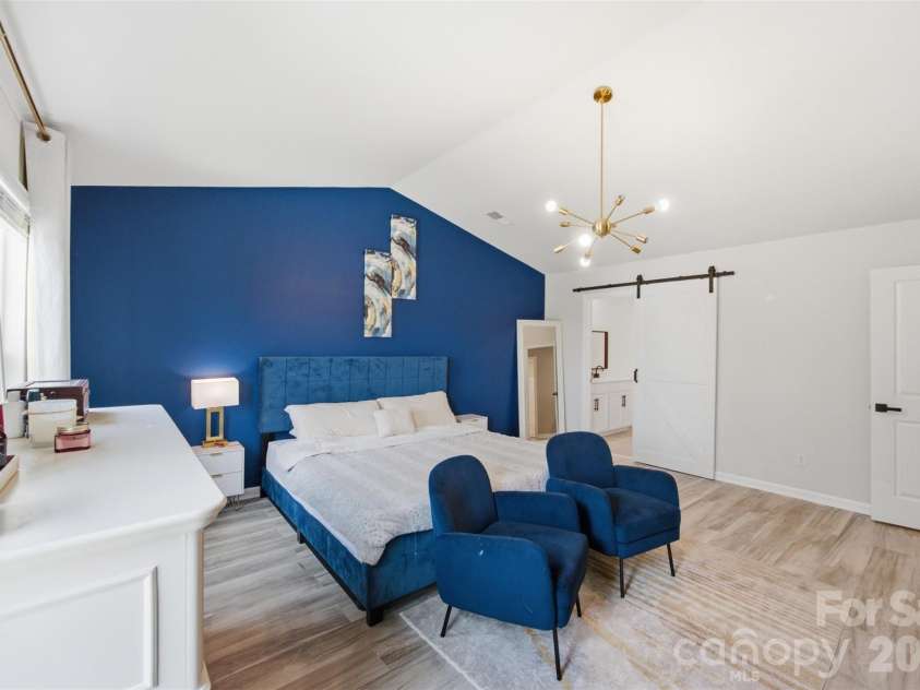 6312 Lantern Ridge Road, Charlotte, NC 28215.  MLS# CAR4417299, YatesRealty ID 46245. 