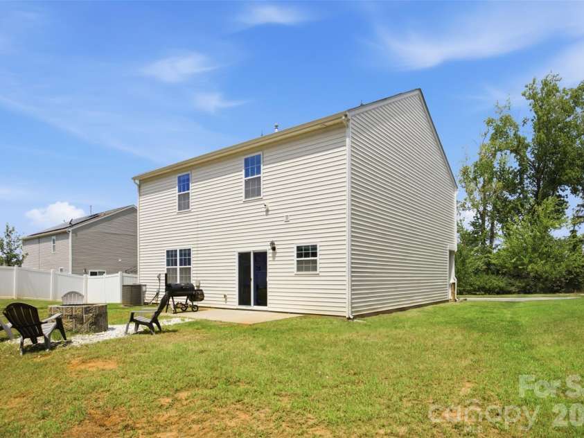 6312 Lantern Ridge Road, Charlotte, NC 28215.  MLS# CAR4417299, YatesRealty ID 46245. 