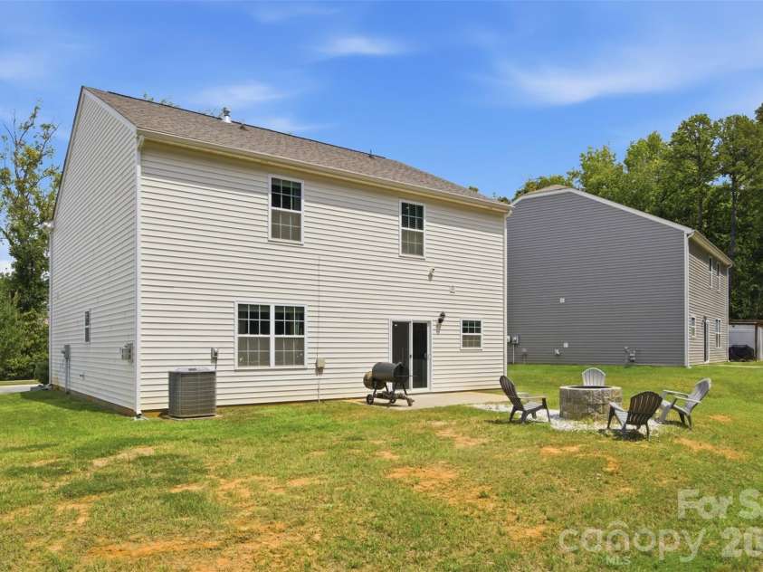 6312 Lantern Ridge Road, Charlotte, NC 28215.  MLS# CAR4417299, YatesRealty ID 46245. 