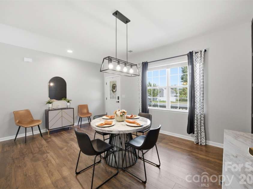 6312 Lantern Ridge Road, Charlotte, NC 28215.  MLS# CAR4417299, YatesRealty ID 46245. Dining Room