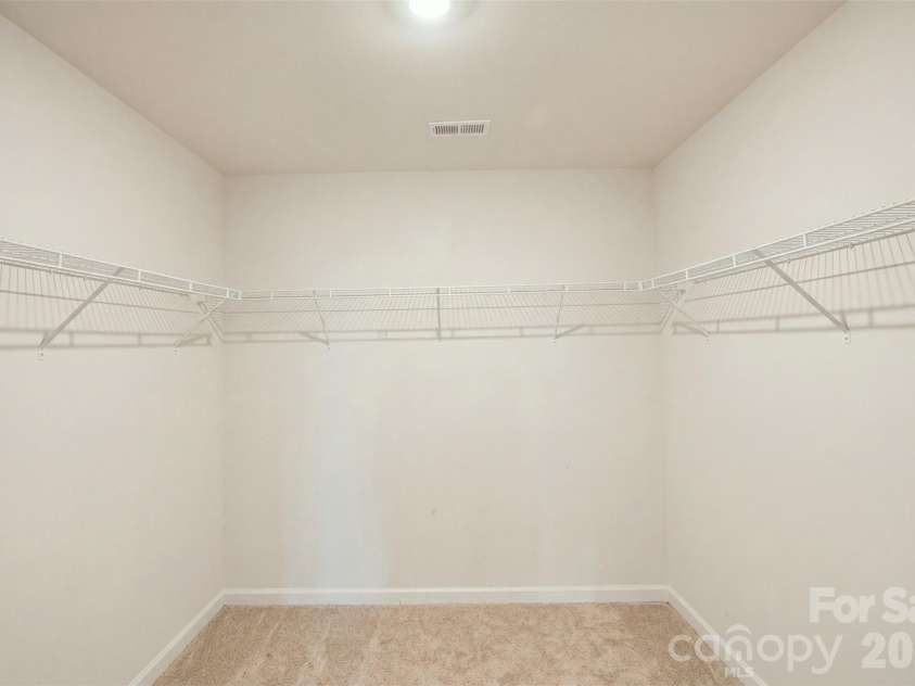 6312 Lantern Ridge Road, Charlotte, NC 28215.  MLS# CAR4417299, YatesRealty ID 46245. Walk-in Closet