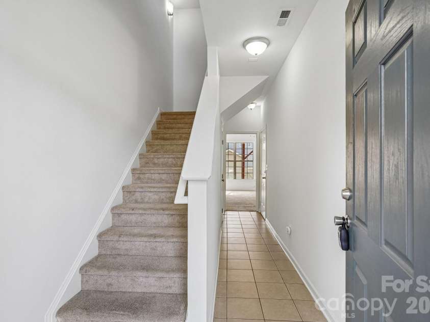 13211 Calloway Glen Drive, Charlotte, NC 28273.  MLS# CAR4415047, YatesRealty ID 46248. Entry
