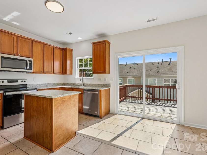 13211 Calloway Glen Drive, Charlotte, NC 28273.  MLS# CAR4415047, YatesRealty ID 46248. Kitchen