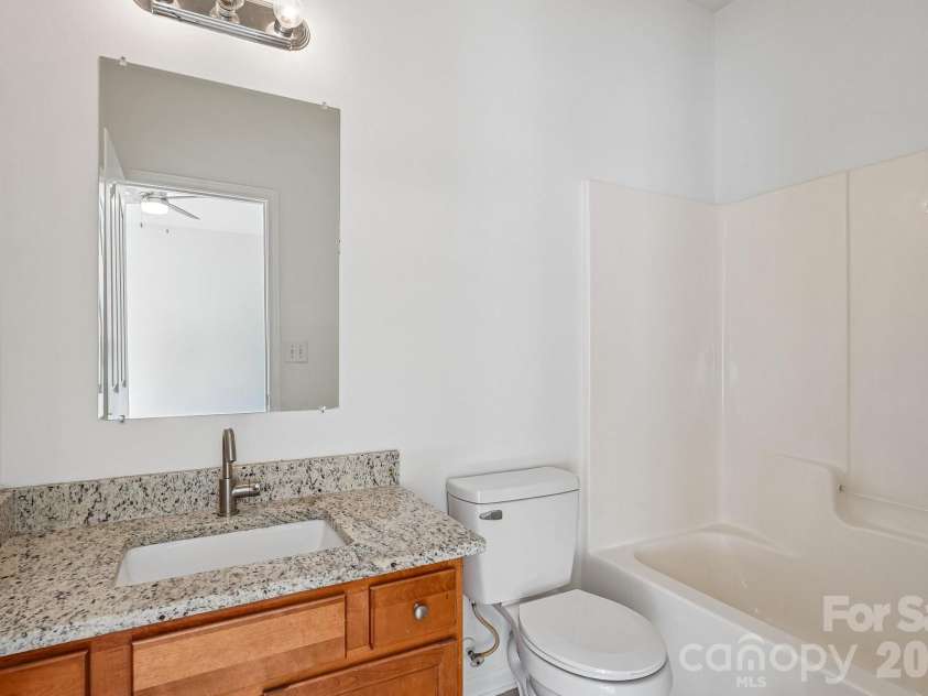 13211 Calloway Glen Drive, Charlotte, NC 28273.  MLS# CAR4415047, YatesRealty ID 46248. Main Level Bathroom