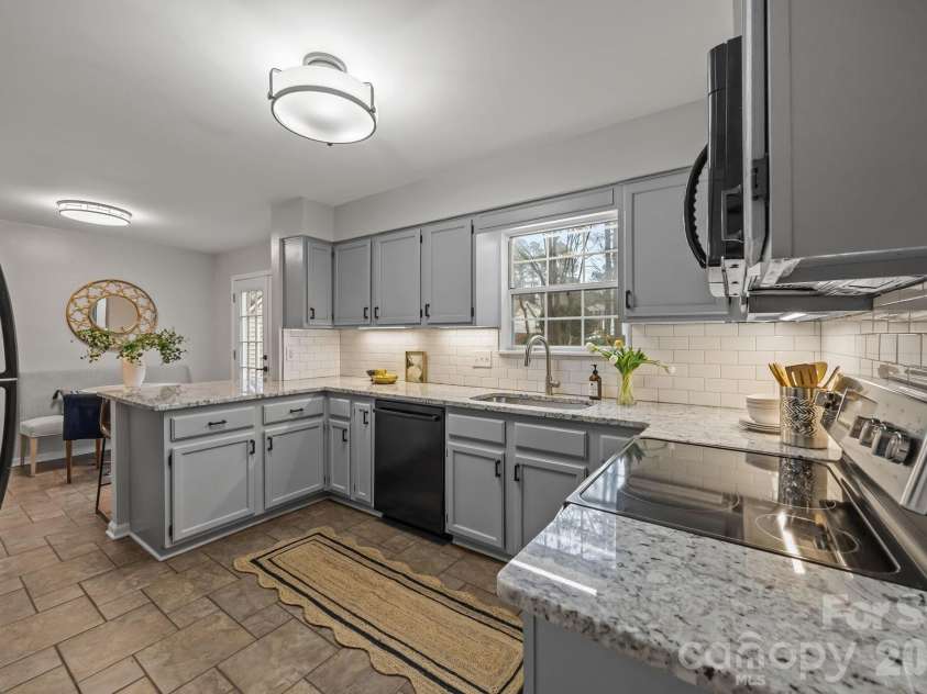 4232 Saint Audrey Place, Charlotte, NC 28269.  MLS# CAR4344492, YatesRealty ID 4625. 