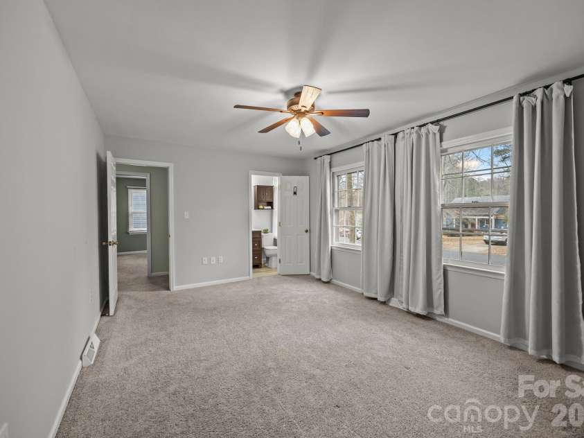 4232 Saint Audrey Place, Charlotte, NC 28269.  MLS# CAR4344492, YatesRealty ID 4625. 