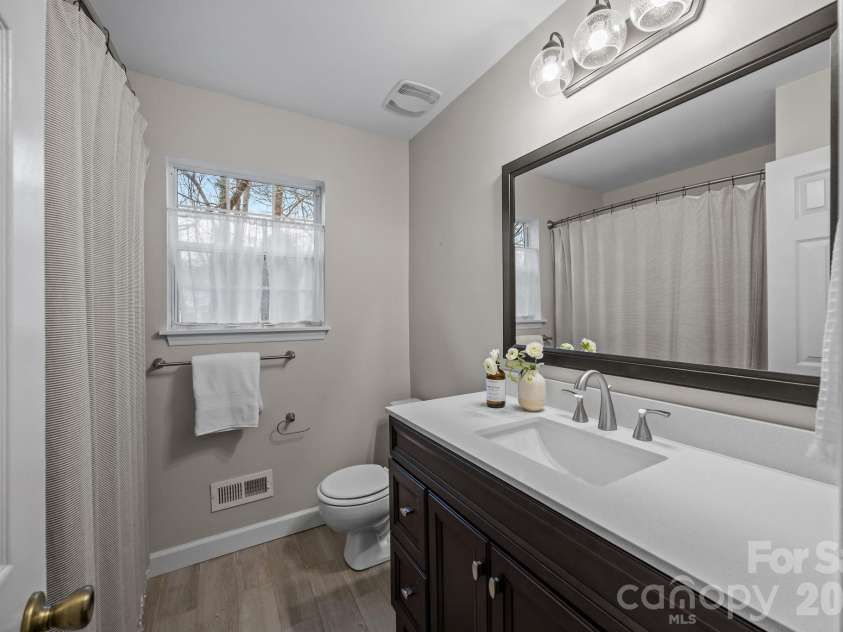 4232 Saint Audrey Place, Charlotte, NC 28269.  MLS# CAR4344492, YatesRealty ID 4625. 