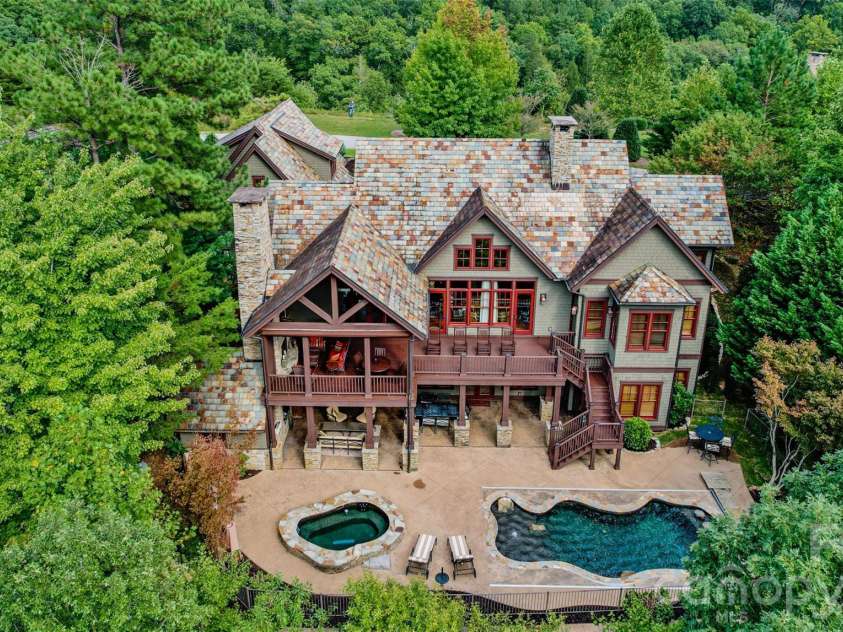 538 Chestertown Drive, Mill Spring, NC 28756.  MLS# CAR4359108, YatesRealty ID 4625. 