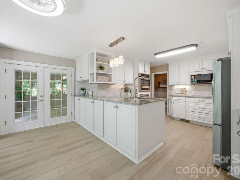 195 Azalea Road, Mooresville, NC 28115.  MLS# CAR4381056, YatesRealty ID 46251. 