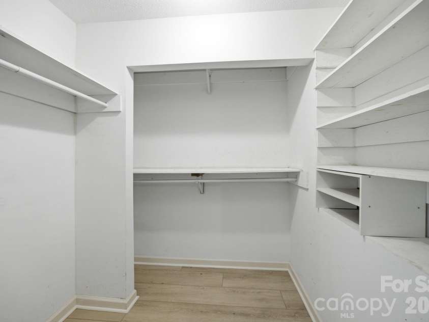 195 Azalea Road, Mooresville, NC 28115.  MLS# CAR4381056, YatesRealty ID 46251. Primary Closet