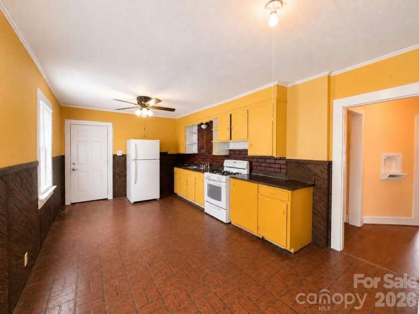 132 Gregg Avenue, Chester, SC 29706.  MLS# CAR4410647, YatesRealty ID 46252. Kitchen