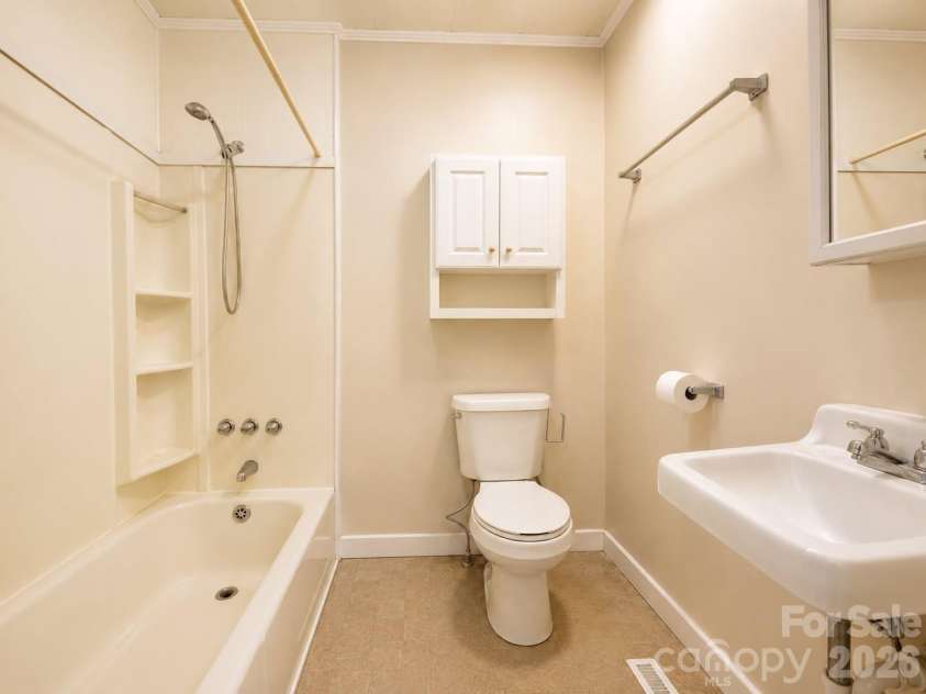 132 Gregg Avenue, Chester, SC 29706.  MLS# CAR4410647, YatesRealty ID 46252. Primary Bathroom