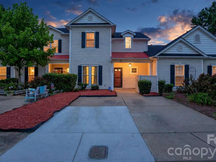 4313 Eaves Lane, Charlotte, NC 28215.  MLS# CAR4413642, YatesRealty ID 46253. 