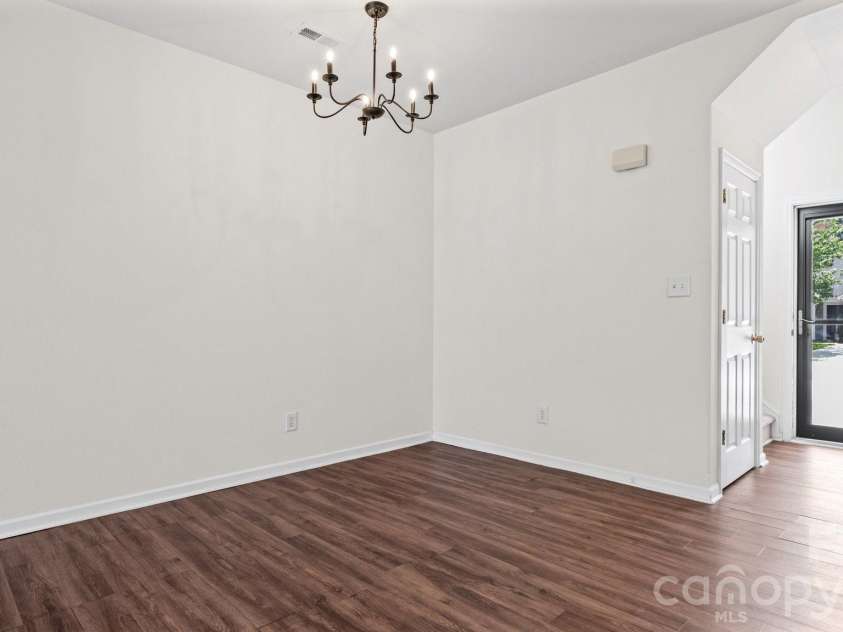 4313 Eaves Lane, Charlotte, NC 28215.  MLS# CAR4413642, YatesRealty ID 46253. 
