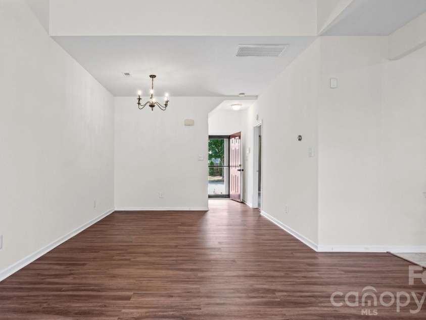 4313 Eaves Lane, Charlotte, NC 28215.  MLS# CAR4413642, YatesRealty ID 46253. 