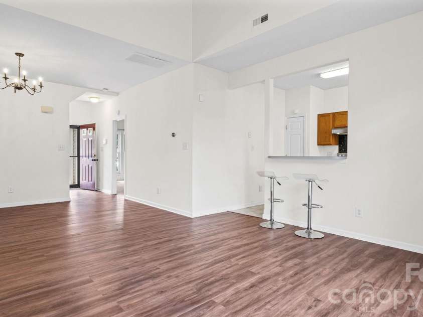 4313 Eaves Lane, Charlotte, NC 28215.  MLS# CAR4413642, YatesRealty ID 46253. 