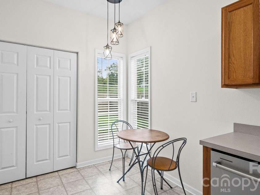 4313 Eaves Lane, Charlotte, NC 28215.  MLS# CAR4413642, YatesRealty ID 46253. 
