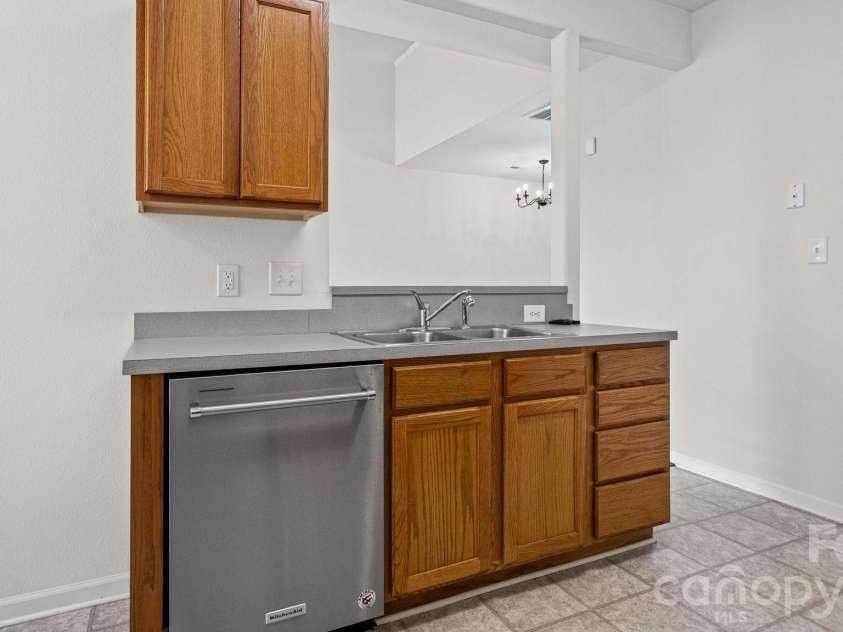 4313 Eaves Lane, Charlotte, NC 28215.  MLS# CAR4413642, YatesRealty ID 46253. 