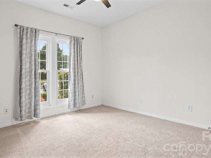 4313 Eaves Lane, Charlotte, NC 28215.  MLS# CAR4413642, YatesRealty ID 46253. 