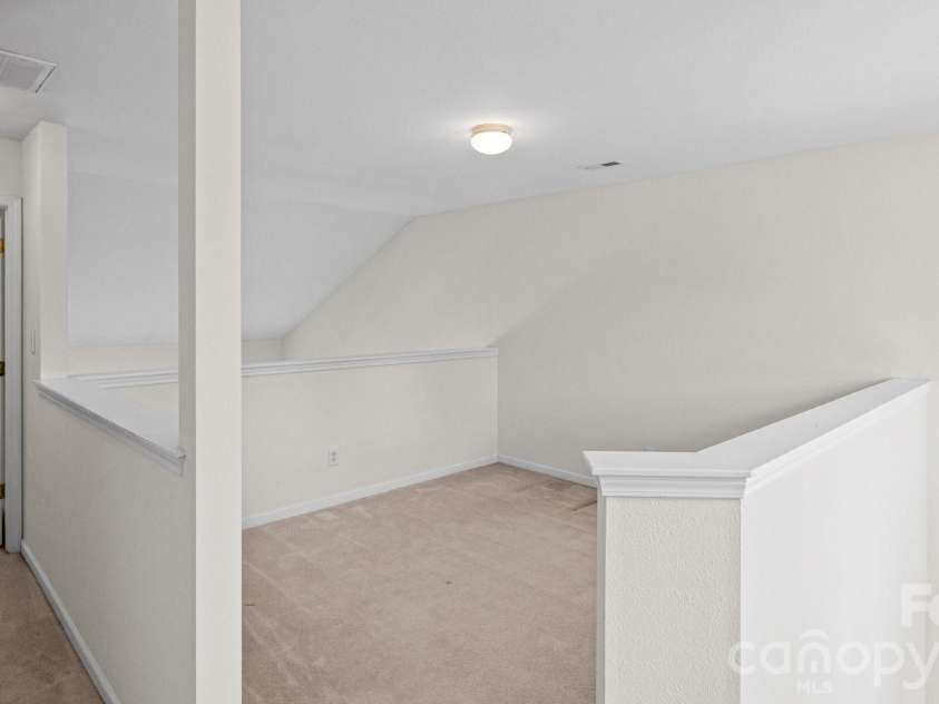 4313 Eaves Lane, Charlotte, NC 28215.  MLS# CAR4413642, YatesRealty ID 46253. 