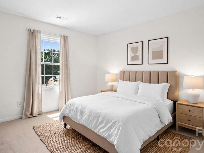 4313 Eaves Lane, Charlotte, NC 28215.  MLS# CAR4413642, YatesRealty ID 46253. 