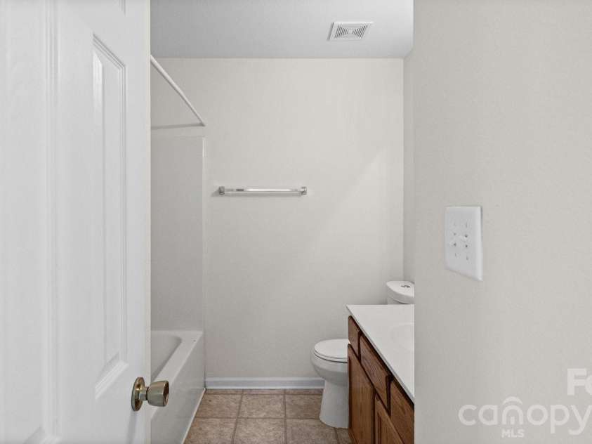 4313 Eaves Lane, Charlotte, NC 28215.  MLS# CAR4413642, YatesRealty ID 46253. 