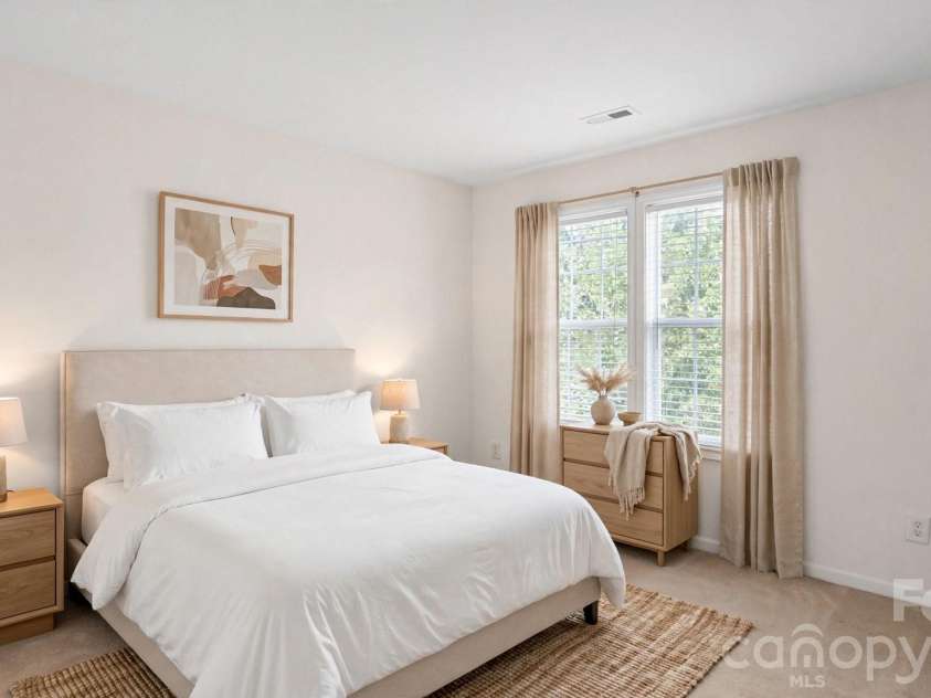 4313 Eaves Lane, Charlotte, NC 28215.  MLS# CAR4413642, YatesRealty ID 46253. 