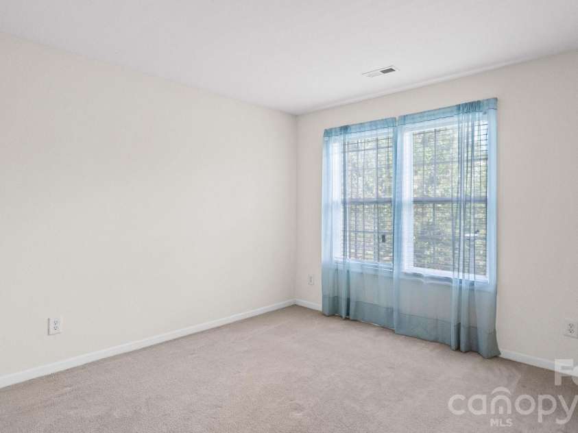 4313 Eaves Lane, Charlotte, NC 28215.  MLS# CAR4413642, YatesRealty ID 46253. 