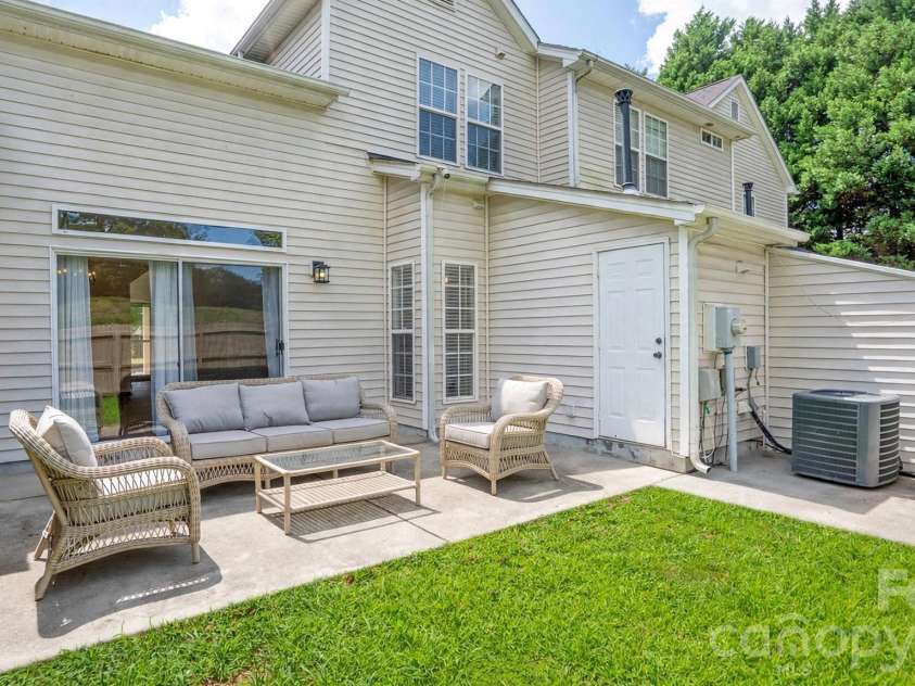 4313 Eaves Lane, Charlotte, NC 28215.  MLS# CAR4413642, YatesRealty ID 46253. 