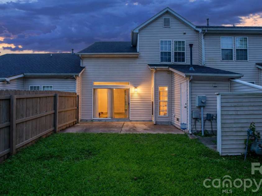 4313 Eaves Lane, Charlotte, NC 28215.  MLS# CAR4413642, YatesRealty ID 46253. 