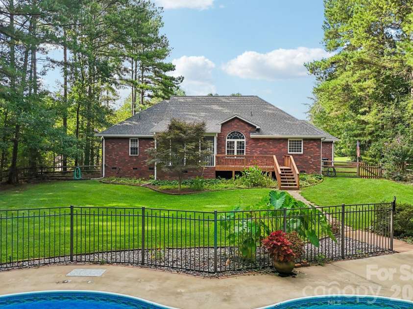7267 Kiskadee Drive, Denver, NC 28037.  MLS# CAR4412592, YatesRealty ID 46255. 
