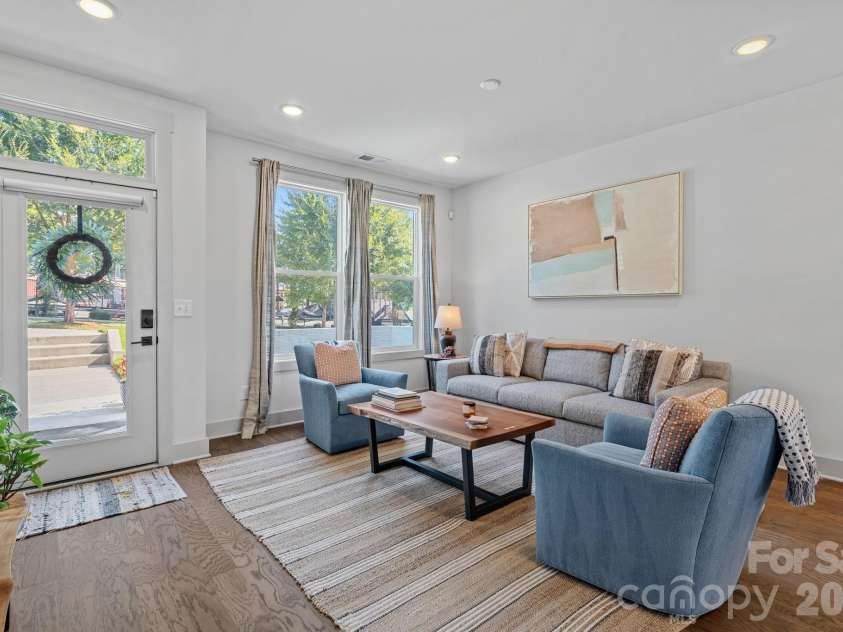1725 Wesley Green Way, Charlotte, NC 28208.  MLS# CAR4415715, YatesRealty ID 46256. 