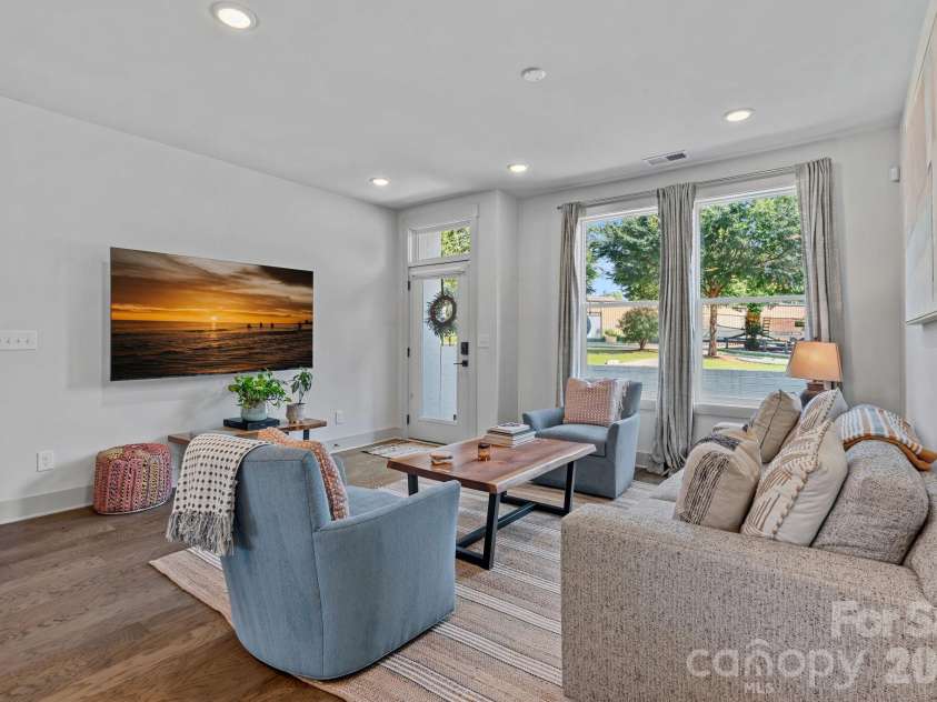 1725 Wesley Green Way, Charlotte, NC 28208.  MLS# CAR4415715, YatesRealty ID 46256. 