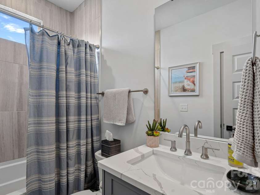 1725 Wesley Green Way, Charlotte, NC 28208.  MLS# CAR4415715, YatesRealty ID 46256. 