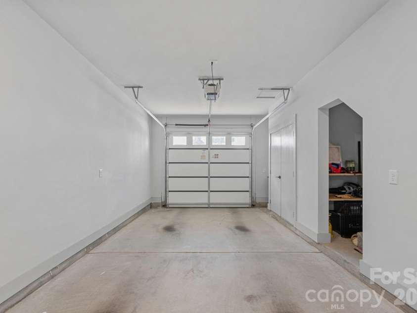 1725 Wesley Green Way, Charlotte, NC 28208.  MLS# CAR4415715, YatesRealty ID 46256. 