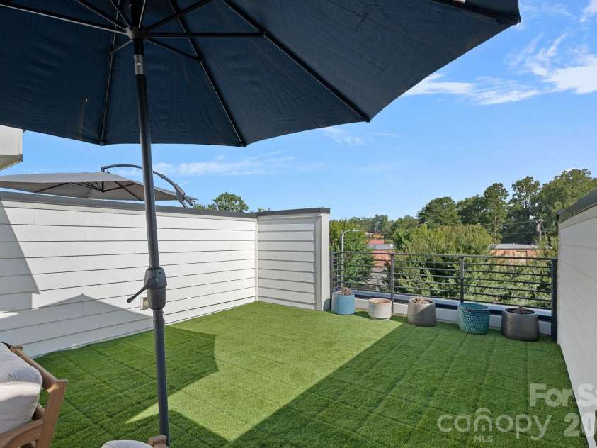 1725 Wesley Green Way, Charlotte, NC 28208.  MLS# CAR4415715, YatesRealty ID 46256. 