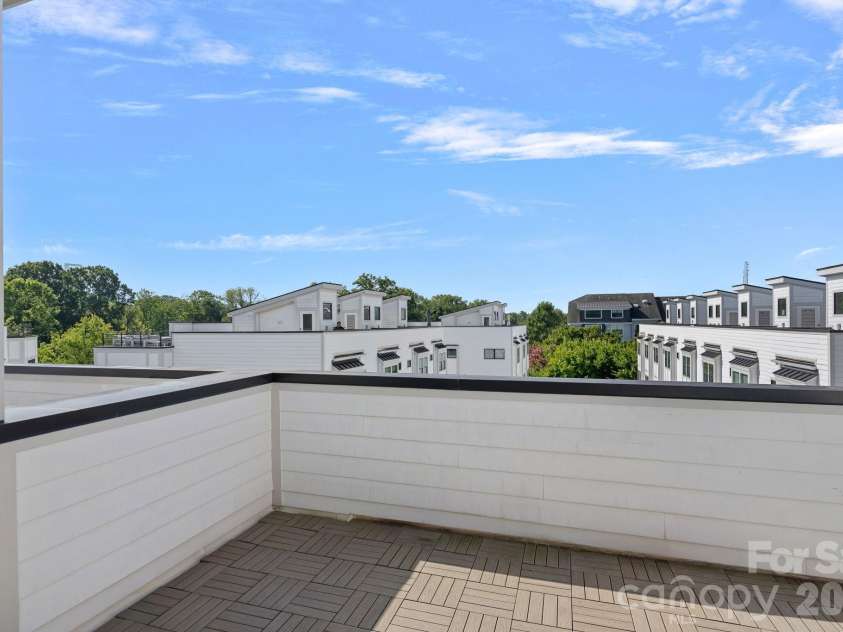 1725 Wesley Green Way, Charlotte, NC 28208.  MLS# CAR4415715, YatesRealty ID 46256. 