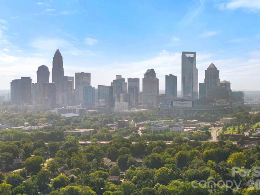 1725 Wesley Green Way, Charlotte, NC 28208.  MLS# CAR4415715, YatesRealty ID 46256. 