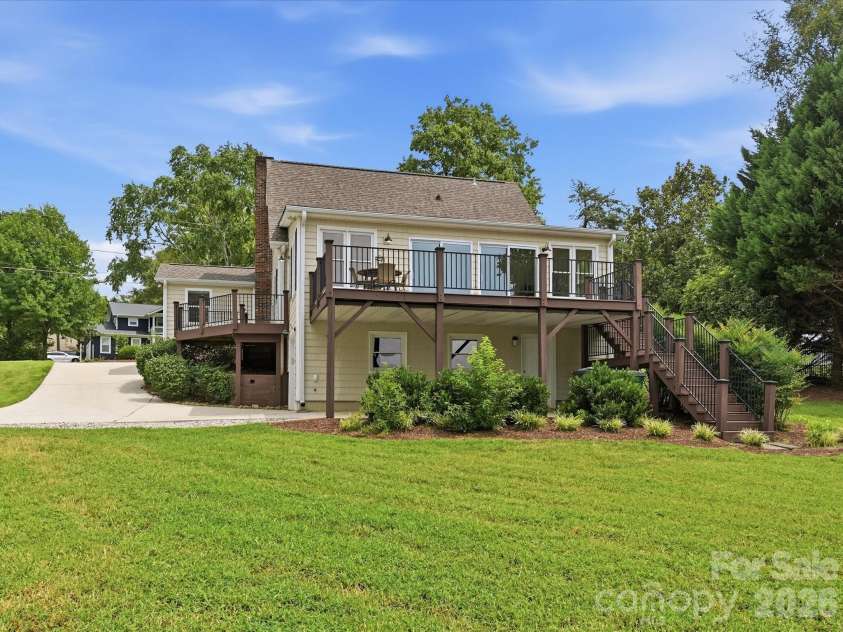 20845 Lagoona Drive, Cornelius, NC 28031.  MLS# CAR4417083, YatesRealty ID 46260. 