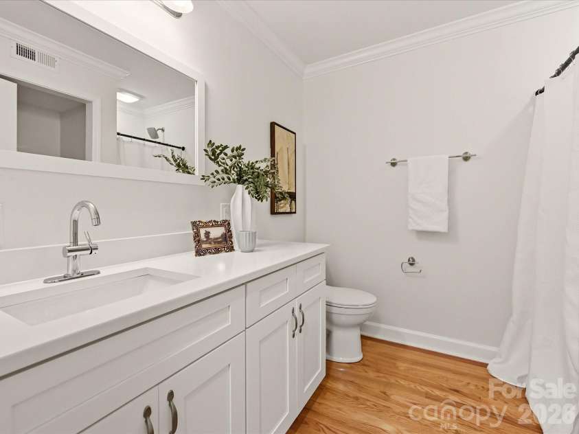 20845 Lagoona Drive, Cornelius, NC 28031.  MLS# CAR4417083, YatesRealty ID 46260. Full bath on the main floor!