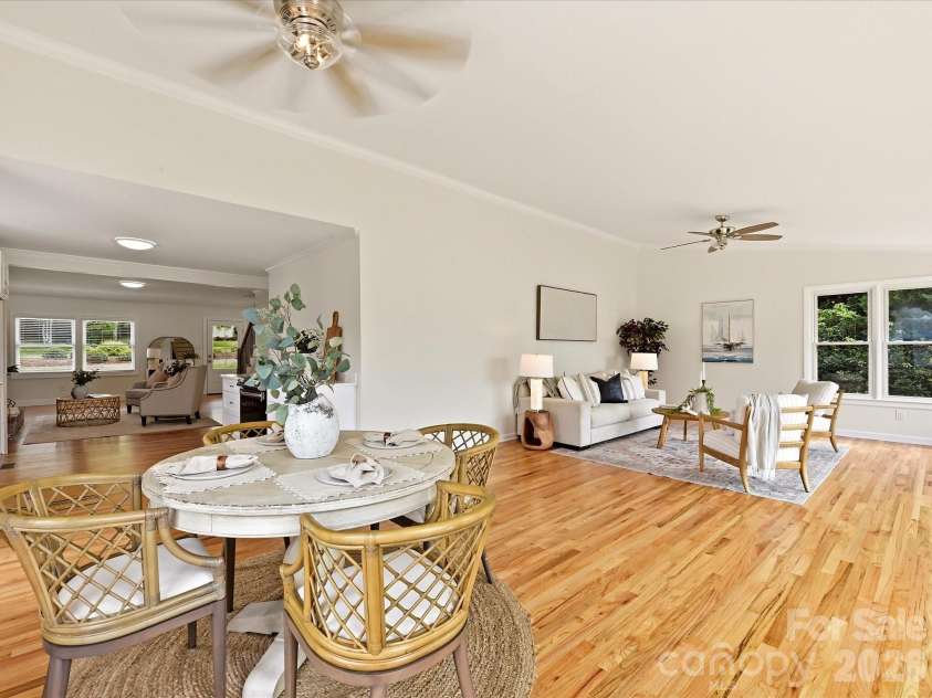 20845 Lagoona Drive, Cornelius, NC 28031.  MLS# CAR4417083, YatesRealty ID 46260. Open layout with great flow & lake views!