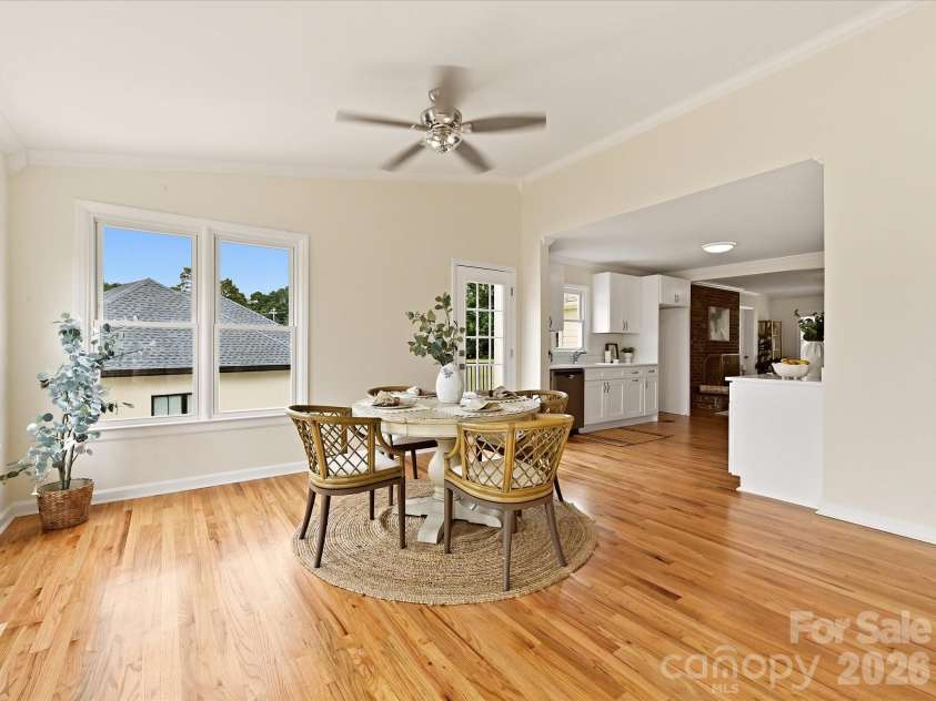 20845 Lagoona Drive, Cornelius, NC 28031.  MLS# CAR4417083, YatesRealty ID 46260. Seamless flow from room to room!