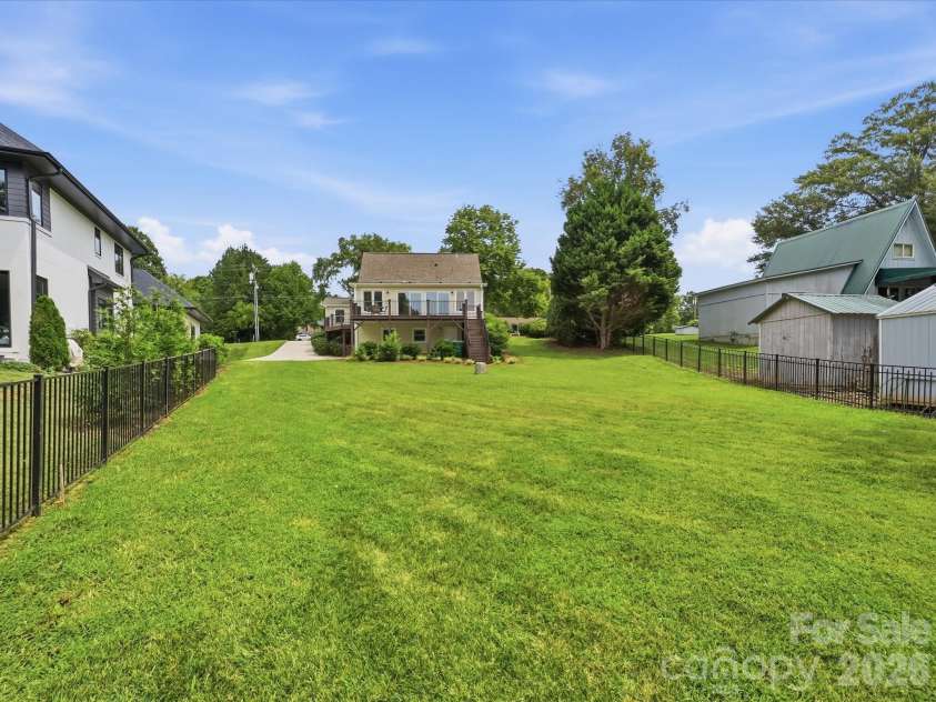 20845 Lagoona Drive, Cornelius, NC 28031.  MLS# CAR4417083, YatesRealty ID 46260. Spacious backyard! Plenty of room for a pool!