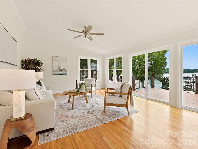 20845 Lagoona Drive, Cornelius, NC 28031.  MLS# CAR4417083, YatesRealty ID 46260. Spacious great room with great lake views!