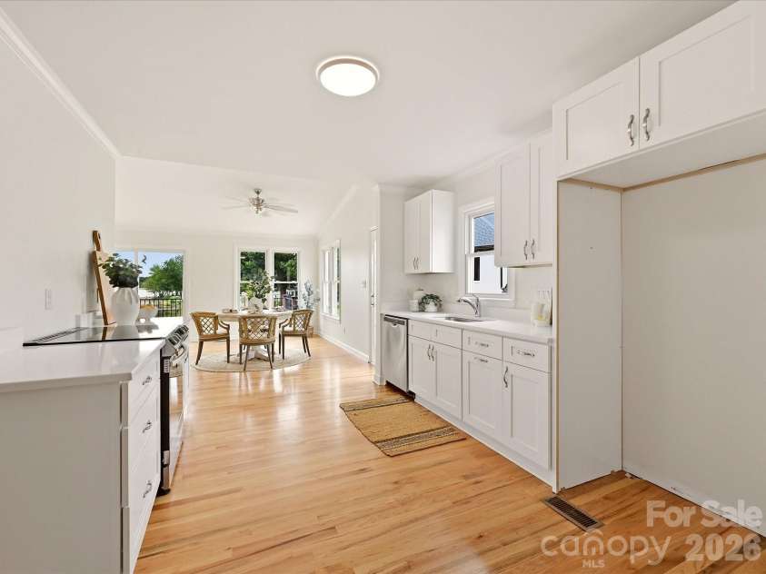 20845 Lagoona Drive, Cornelius, NC 28031.  MLS# CAR4417083, YatesRealty ID 46260. Updated kitchen waiting for you to select your desired refrigerator!