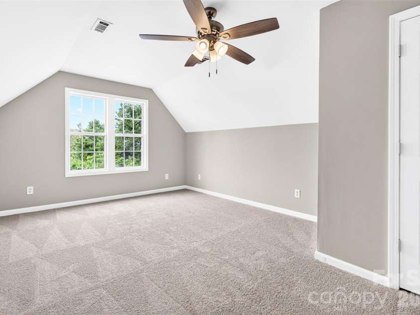3808 Nuthatch Drive, Indian Trail, NC 28079.  MLS# CAR4416585, YatesRealty ID 46267. Huge Bed/Bonus